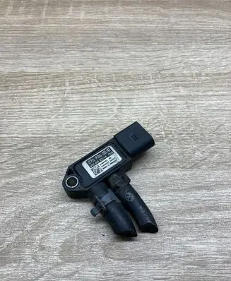Volkswagen PASSAT B6 Exhaust gas pressure sensor 076906051B