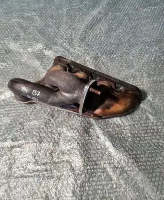 Audi A4 S4 B7 8E 8H Exhaust manifold 06D253031C