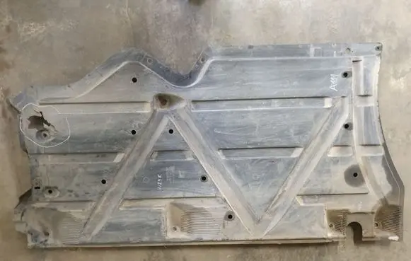 Mercedes-Benz B W245 Center/middle under tray cover A1696800908