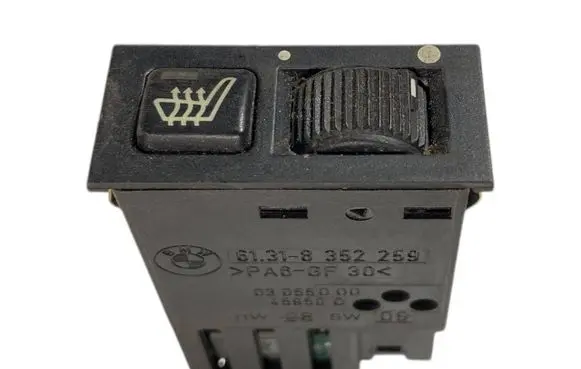 BMW 5 E39 Seat heating switch 8352259 61318352259