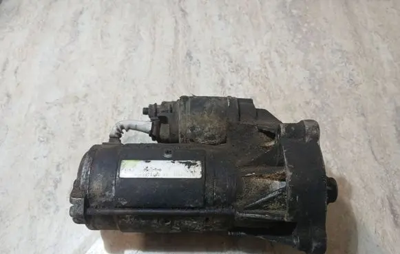 Citroen C4 Grand Picasso Starter motor 9646972280