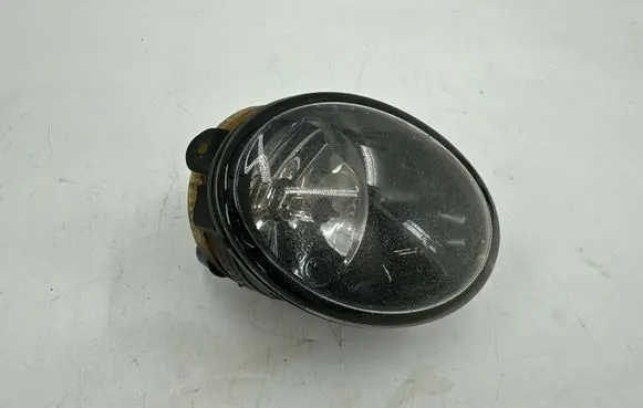 Volkswagen Touareg II Front fog light 7P6941699E