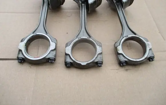 Toyota Corolla E210 E21 Piston with connecting rod A284