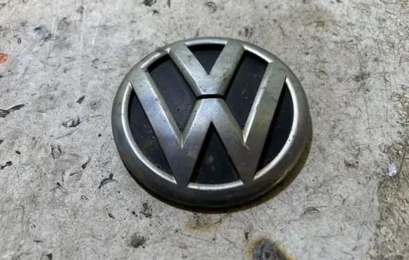 Volkswagen PASSAT B7 Manufacturers badge/model letters 5M0853630B