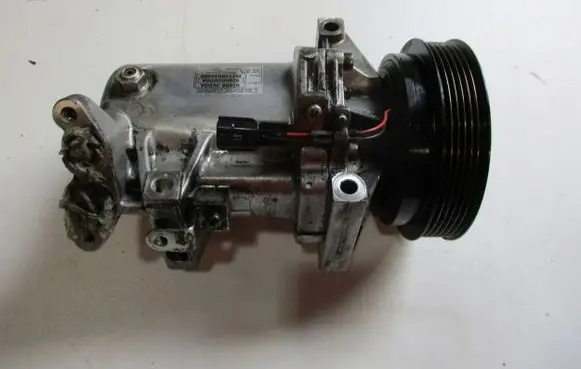 Nissan Juke I F15 Air conditioning (A/C) compressor (pump) 926003VD0A