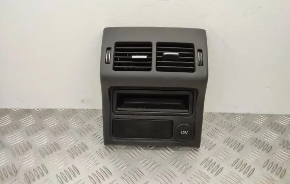 Rear air vent grill