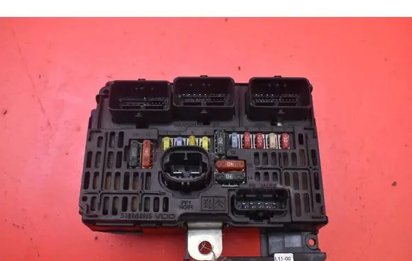 Citroen C4 Grand Picasso Fuse box set 9661682980