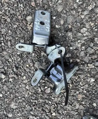 Toyota C-HR II Rear door lower hinge ES03