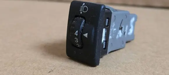 Suzuki Ignis Headlight level height control switch 3518075F00