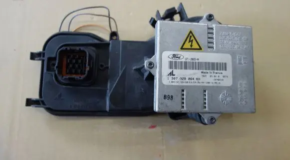 Ford Mondeo Mk III Headlight ballast module Xenon 1307329064