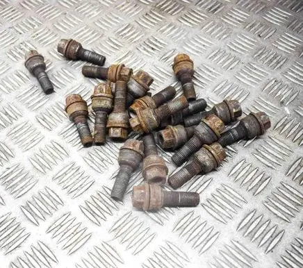 Volkswagen Crafter Nuts/bolts 