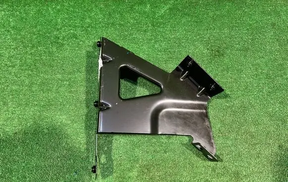 Opel Combo E Fender mounting bracket 9817764980