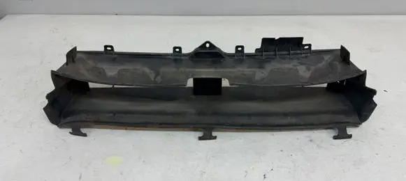 Ford Focus Intercooler air guide/duct channel JX7B8312A
