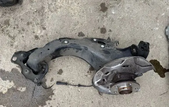 BMW X1 F48 F49 Rear wheel hub 6851589