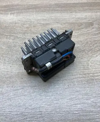Audi A6 S6 C4 4A Heater blower fan relay 4A0820521A 5DS006455