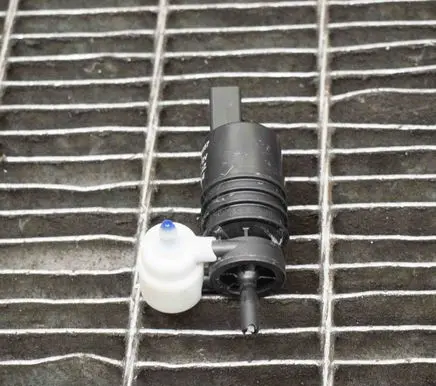 Opel Mokka Windscreen/windshield washer pump 13250357