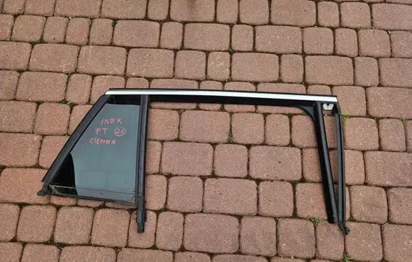 Opel Insignia B Sliding door window/glass OPLEXSZYBA132