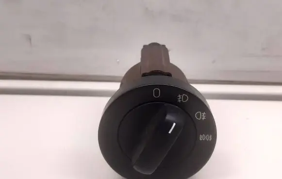 BMW 5 E39 Light switch 8363684