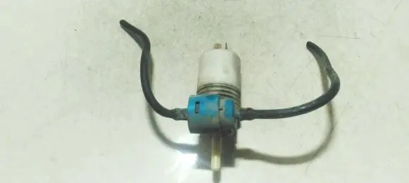 Opel Omega B1 Windscreen/windshield washer pump