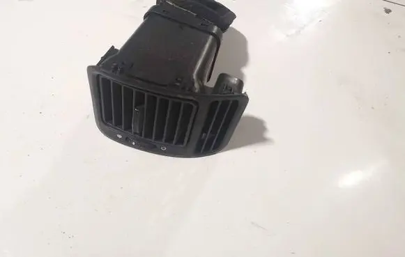 Honda CR-V Dash center air vent grill