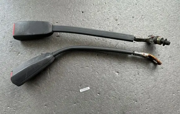 Nissan Patrol Y60 Front seatbelt buckle 8684252N13 8684351N13