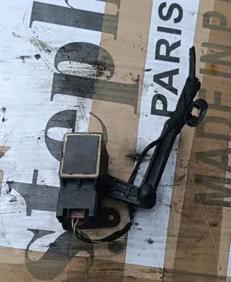 Headlight/headlamp level sensor