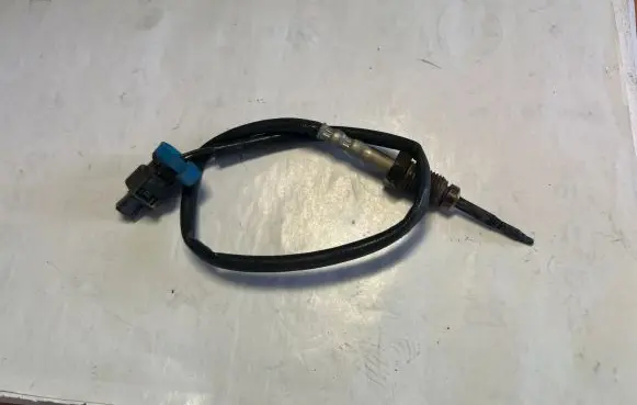 BMW 5 G30 G31 Exhaust gas temperature sensor 7805606 022656001901