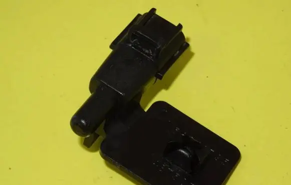Chrysler 300 - 300C Outside/exterior temperature sensor 56042395