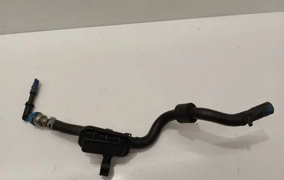 Volkswagen PASSAT B8 Fuel pressure regulator 5Q0127242B