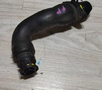 Jaguar F-Pace Breather hose/pipe 
