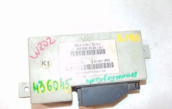 Mercedes-Benz C W202 Air suspension control unit module (rear) A2028200026