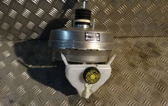 Mercedes-Benz CLS W257 Brake booster