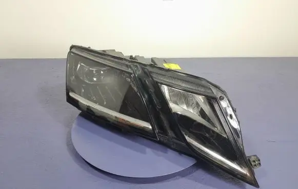 Skoda Octavia 985 Headlight/headlamp 5E1941016E