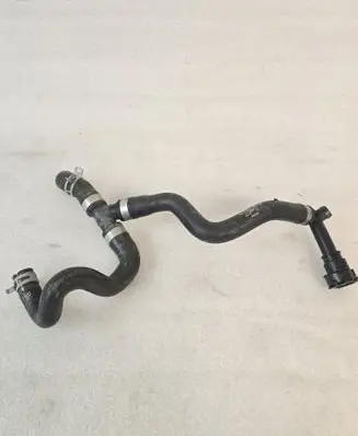 Engine coolant pipe/hose