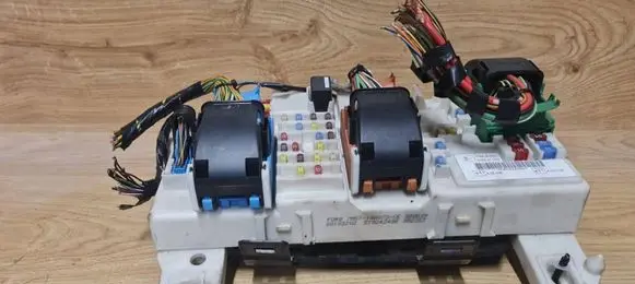 Ford Focus Fuse module 7M5T14A073CE