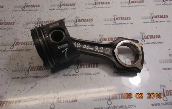 Mercedes-Benz E W210 Piston with connecting rod