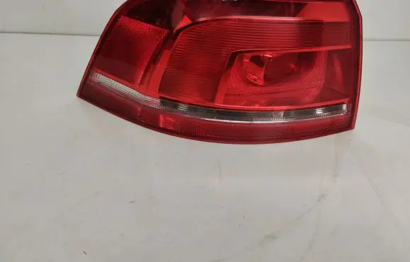 Volkswagen PASSAT B7 Rear/tail lights 3AF945095C