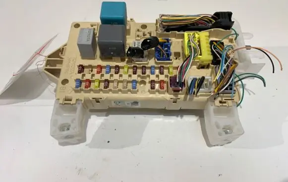 Toyota Corolla E120 E130 Other control units/modules 89221-8F838