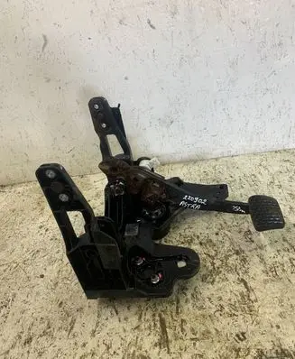 Opel Astra J Brake pedal