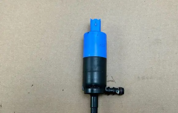 Peugeot 3008 I Windscreen/windshield washer pump 9688006780