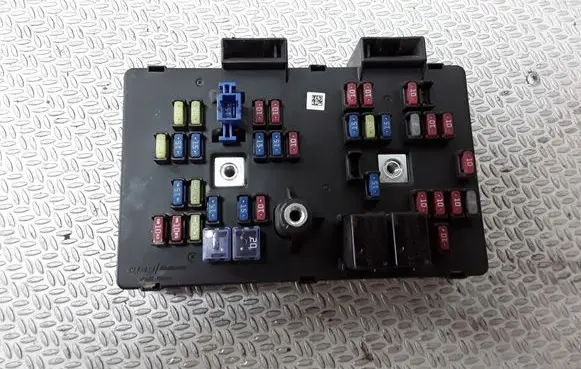 Opel Antara Fuse module