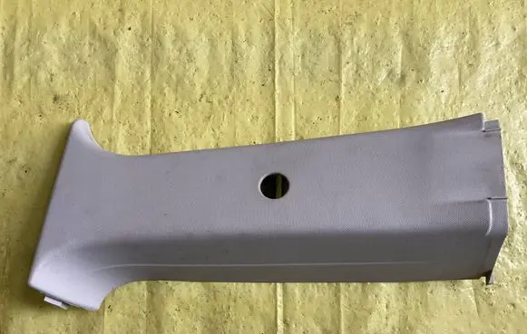 Mercedes-Benz A W169 (B) pillar trim (top) A1696901325