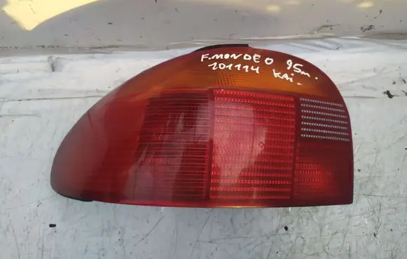 Ford Mondeo MK I Rear/tail lights