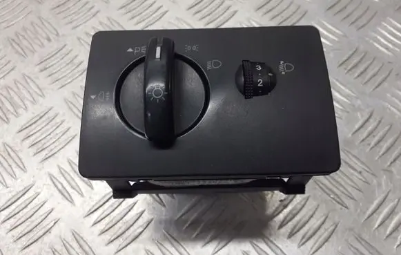 Ford Focus Headlight level height control switch 7M5T13A024EA