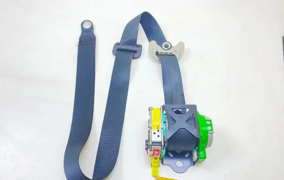 Toyota Verso Front seatbelt 3063559