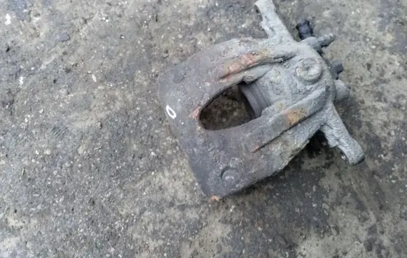 Opel Corsa C Front brake caliper 