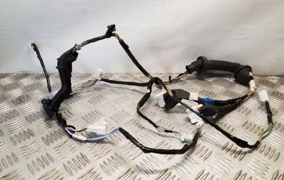 Toyota Auris E180 Front door wiring loom 821520Z