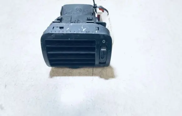 Volkswagen PASSAT B5 Dash center air vent grill 3b0819703a 1841907001