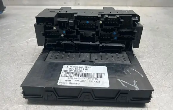 Mercedes-Benz CLK A209 C209 Fuse module 2095451101 74450400 5DK00848511