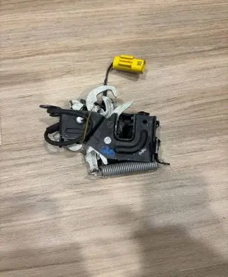 BMW 5 G30 G31 G38 Engine bonnet/hood lock/catch 7347411
